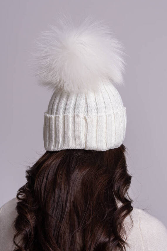  WOOL BEANIE HAT WITH GENUINE RACCOON FUR POM POM