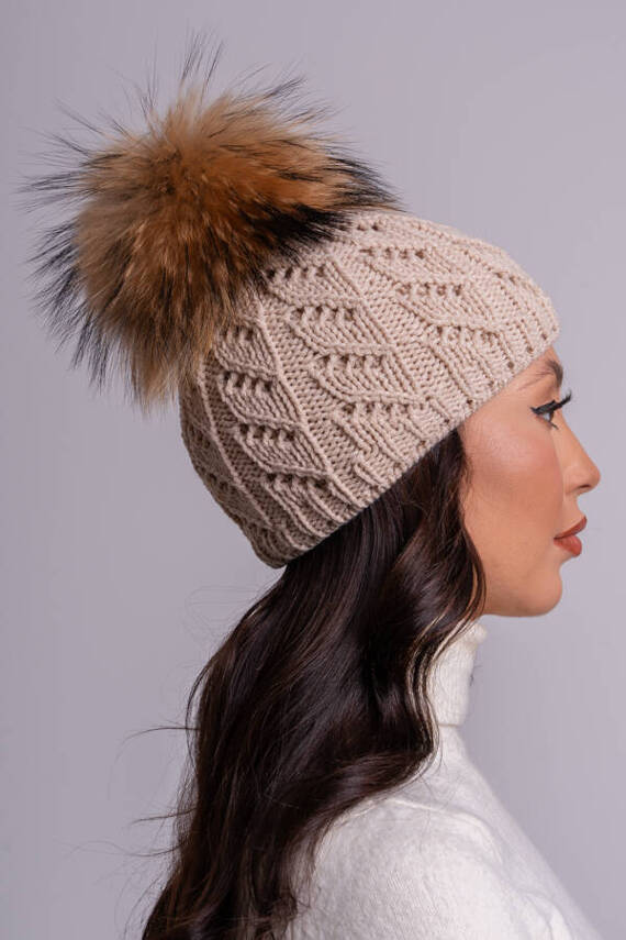  WOOL BEANIE HAT WITH GENUINE RACCOON FUR POM POM