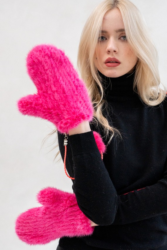 Blue mink fur gloves