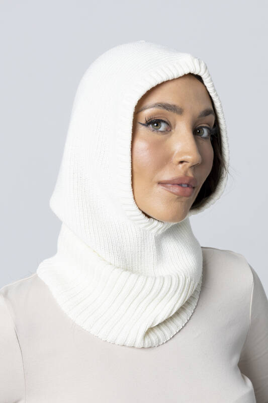 Women’s angora hat in white