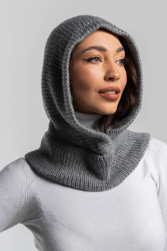 Women’s angora hat in white