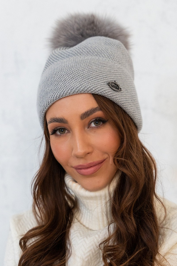 Women’s angora hat in white