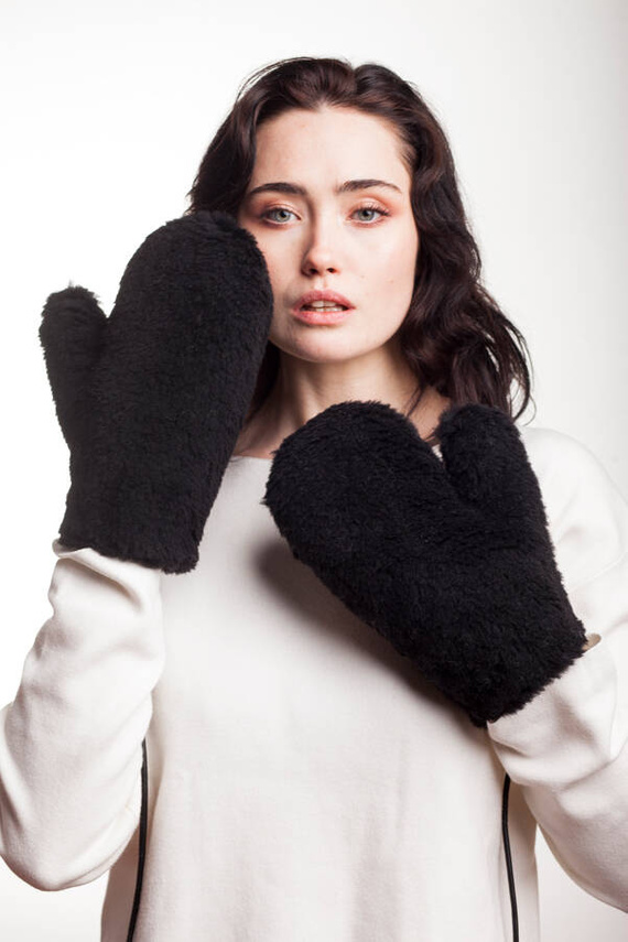 Black genuine rabbit fur gloves