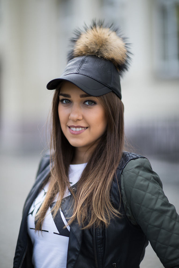 Pompom Baseball Cap With Raccoon Fur Pom Pom 